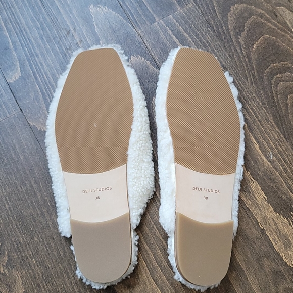 Square-toe Shearling Slipers - Picture 3 of 4